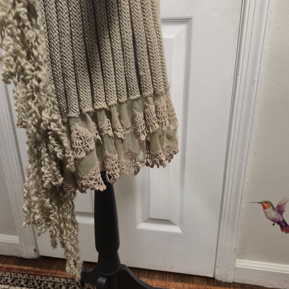 Wool Lace Trim Sweater – Cozy & Chic – John Fashion Size M - Picture 4 of 11